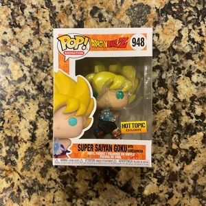 Funko POP! Super Saiyan Goku #948 - Diamond Collection Hot Topic Exclusive BNIB